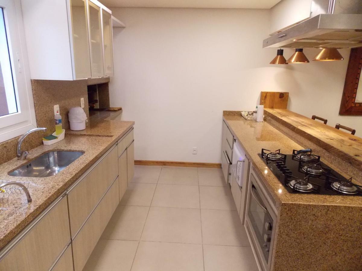 Triplex 3 suítes em Canela Exterior foto